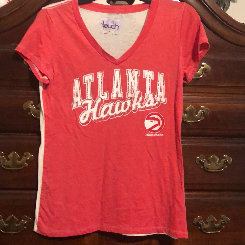 Atlanta hawks T-shirt